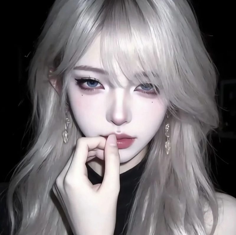 权威女头-墨客语